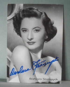 BARBARA STANWYCK Real autograph on postcard !