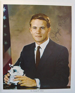 Autografer - Allen, Dr. Joseph P. - Autograf