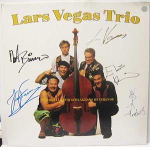 Autographs: Lars Vega's Trio - s/t / LP